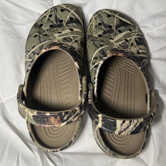 Worn Twice! RealTree Advantage Max Camo Crocs - Picture 3 of 7